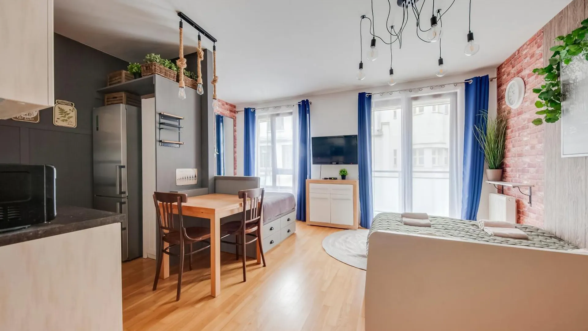 Centrum Royal Studio Prague