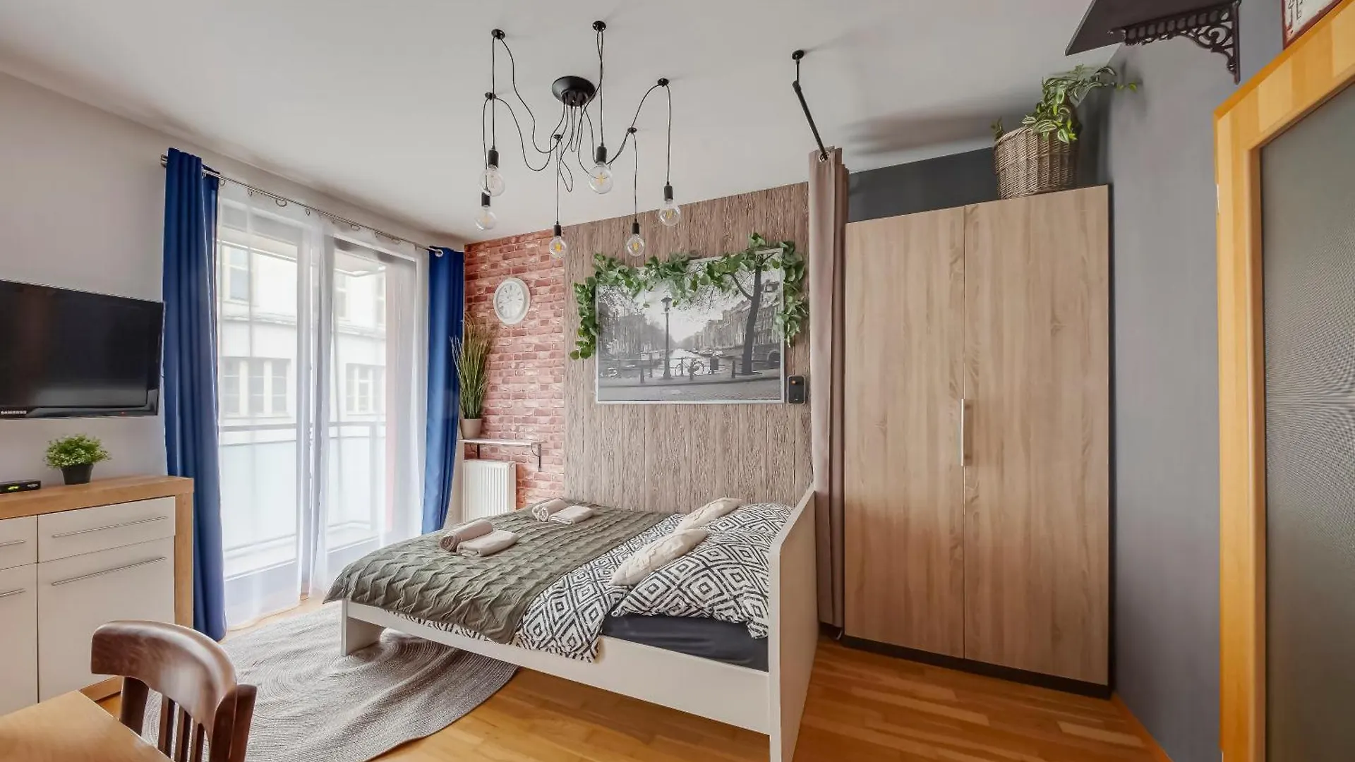 Centrum Royal Studio Prague